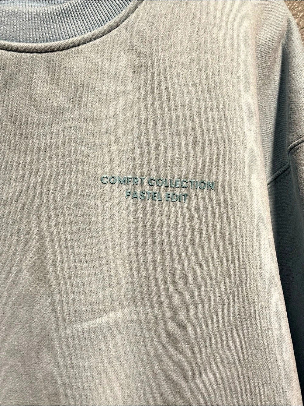 Comfrt Pastel Crew Sweatshirt in Blue Size Medium - Picture 3 of 4